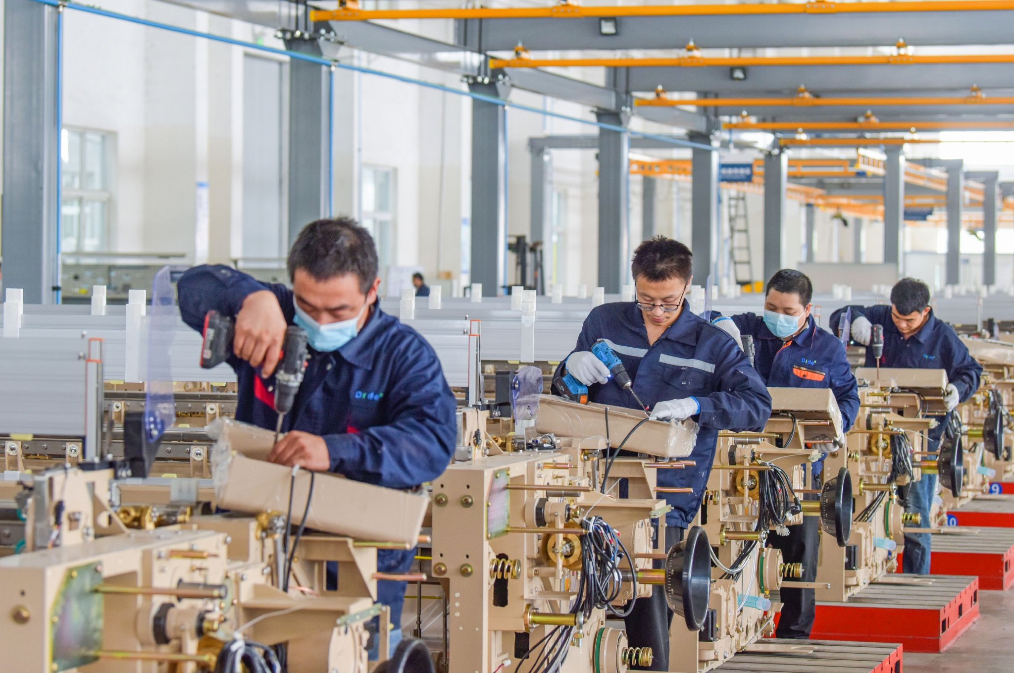 中共中央办公厅 国务院办公厅印发《关于提高技术工人待遇的意见》