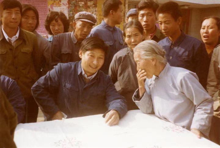 真抓实干，书写无愧于人民的时代答卷